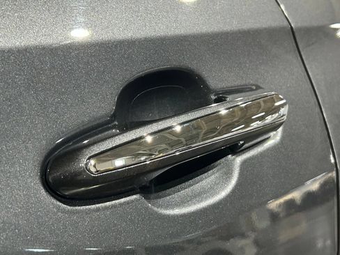 Used 2025 Toyota RAV4 Limited FWD image 23