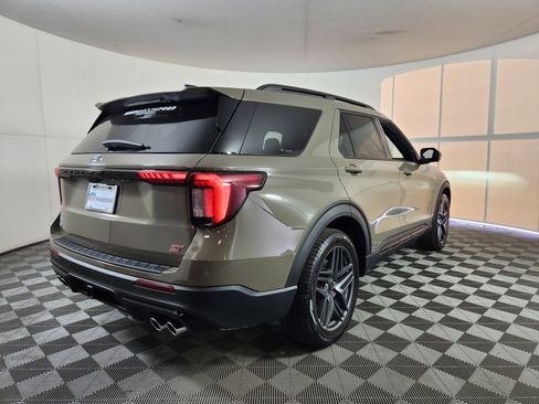 New 2026 Ford Explorer ST w/ Sun And Sound Package image 7