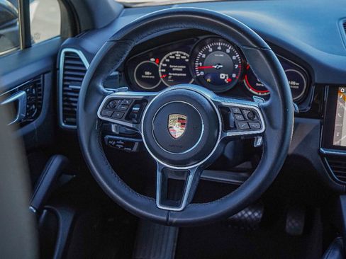 Used 2021 Porsche Cayenne image 27