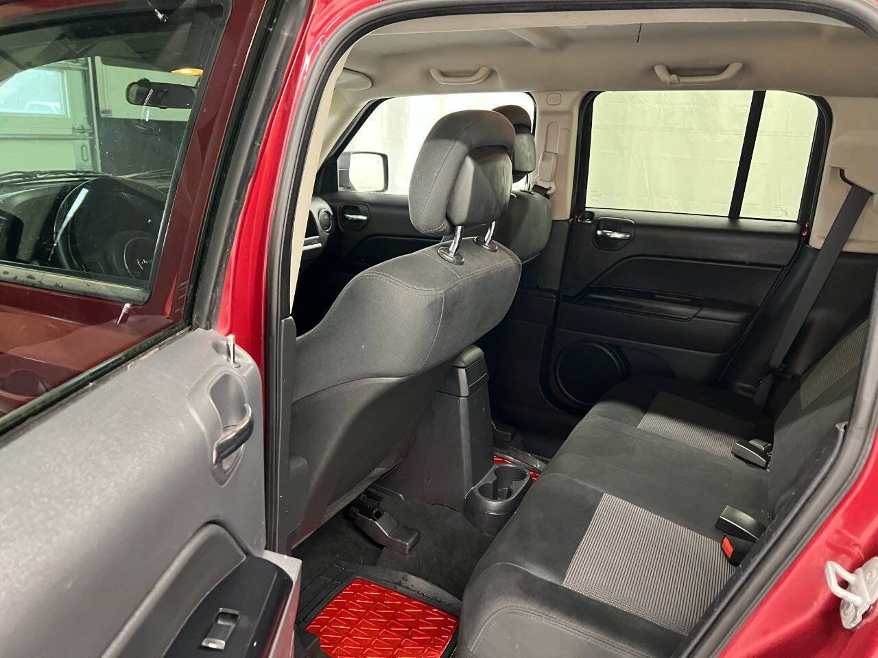 Used 2012 Jeep Patriot Latitude AWD/4WD image 9