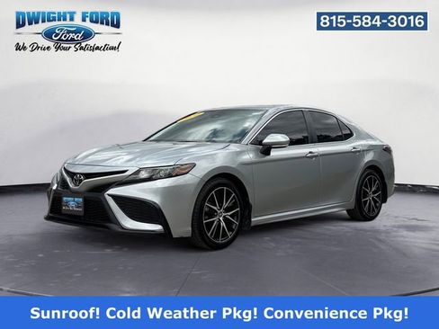 Used 2022 Toyota Camry SE w/ Cold Weather Package AWD/4WD image 1