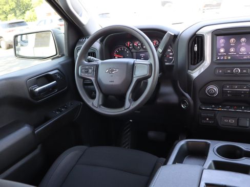 Used 2025 Chevrolet Silverado 1500 Custom Trail Boss AWD/4WD image 15