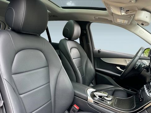 Used 2019 Mercedes-Benz GLC 300 4MATIC image 32