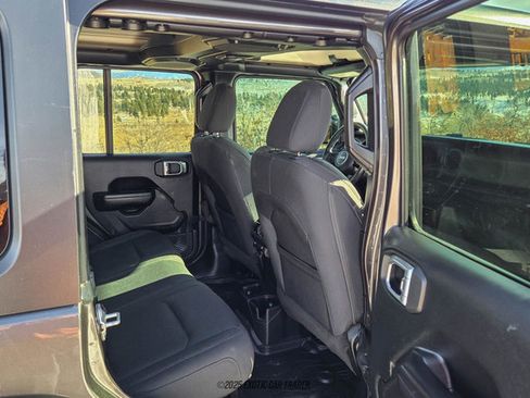 Used 2019 Jeep Wrangler Unlimited Sport S image 34