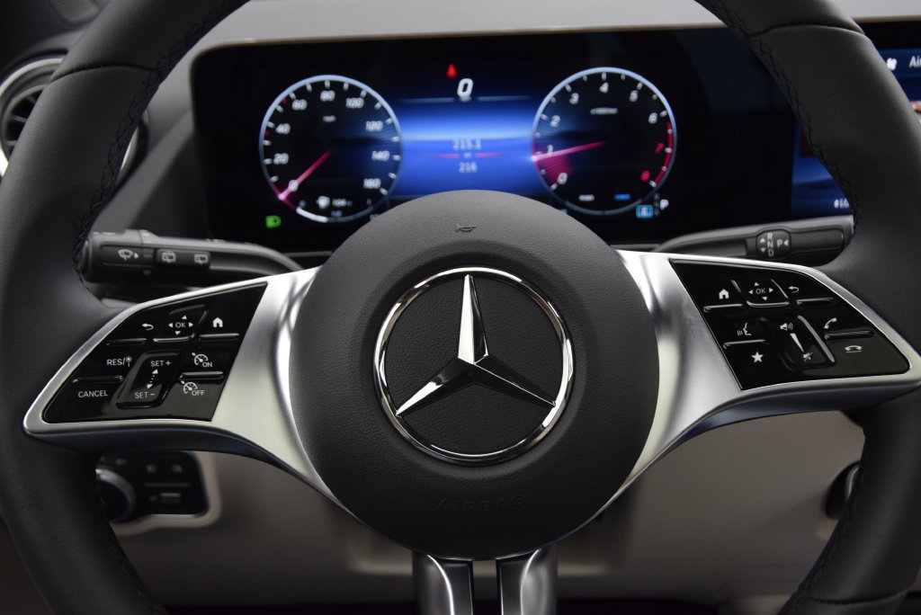 Used 2026 Mercedes-Benz GLA 250 image 23