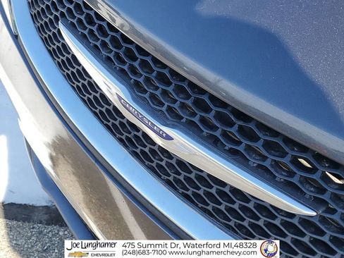 Used 2020 Chrysler Pacifica Limited image 31