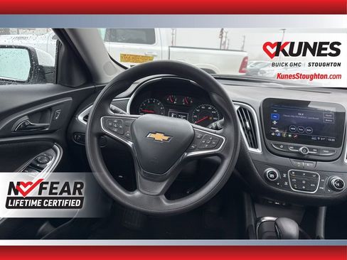 Used 2024 Chevrolet Malibu LT image 35