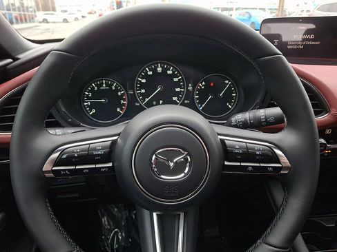 New 2026 MAZDA MAZDA3 Hatchback w/Premium Plus Pkg image 10