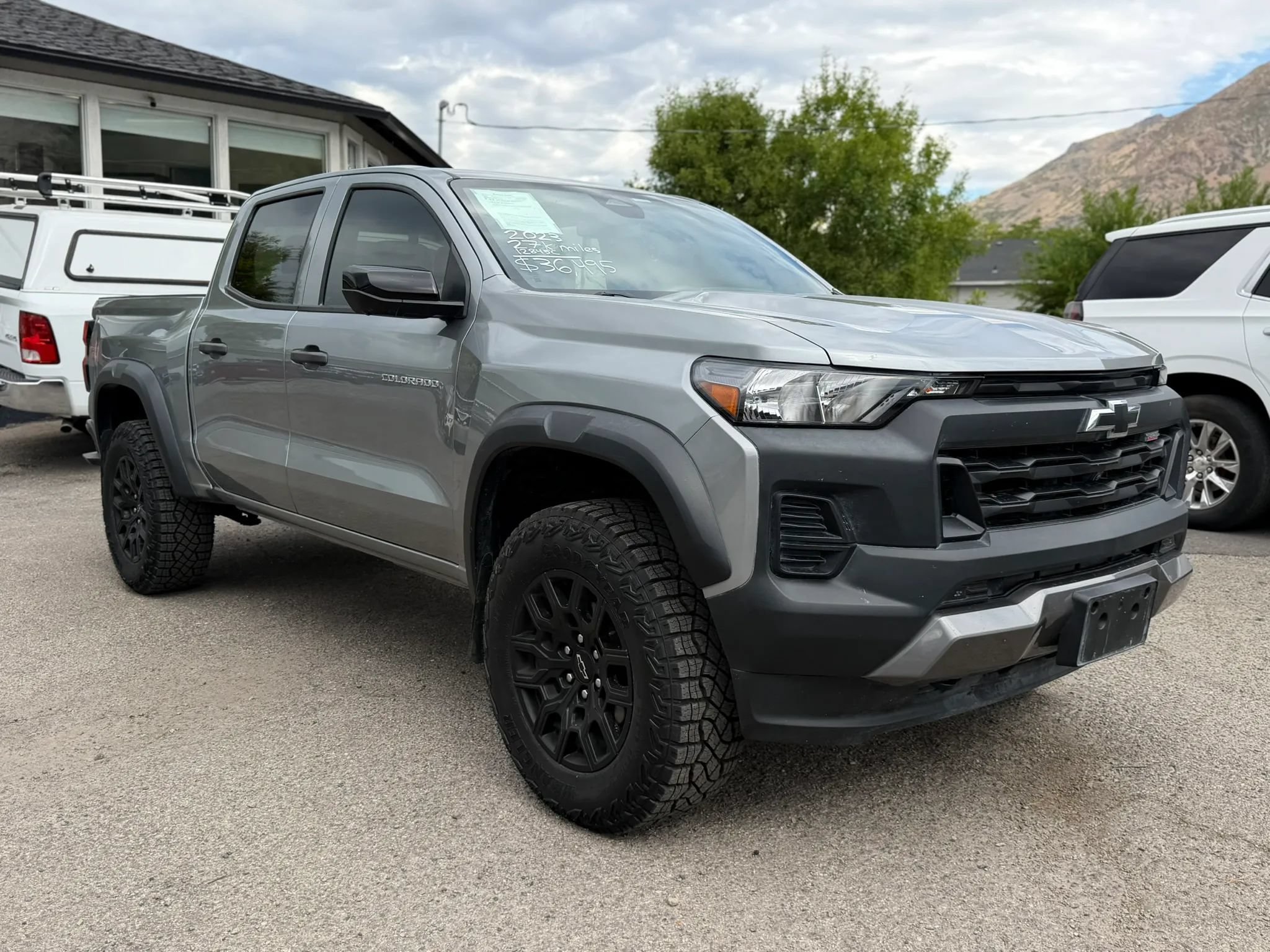 Used 2023 Chevrolet Colorado Trail Boss w/ Technology Package AWD/4WD image 1