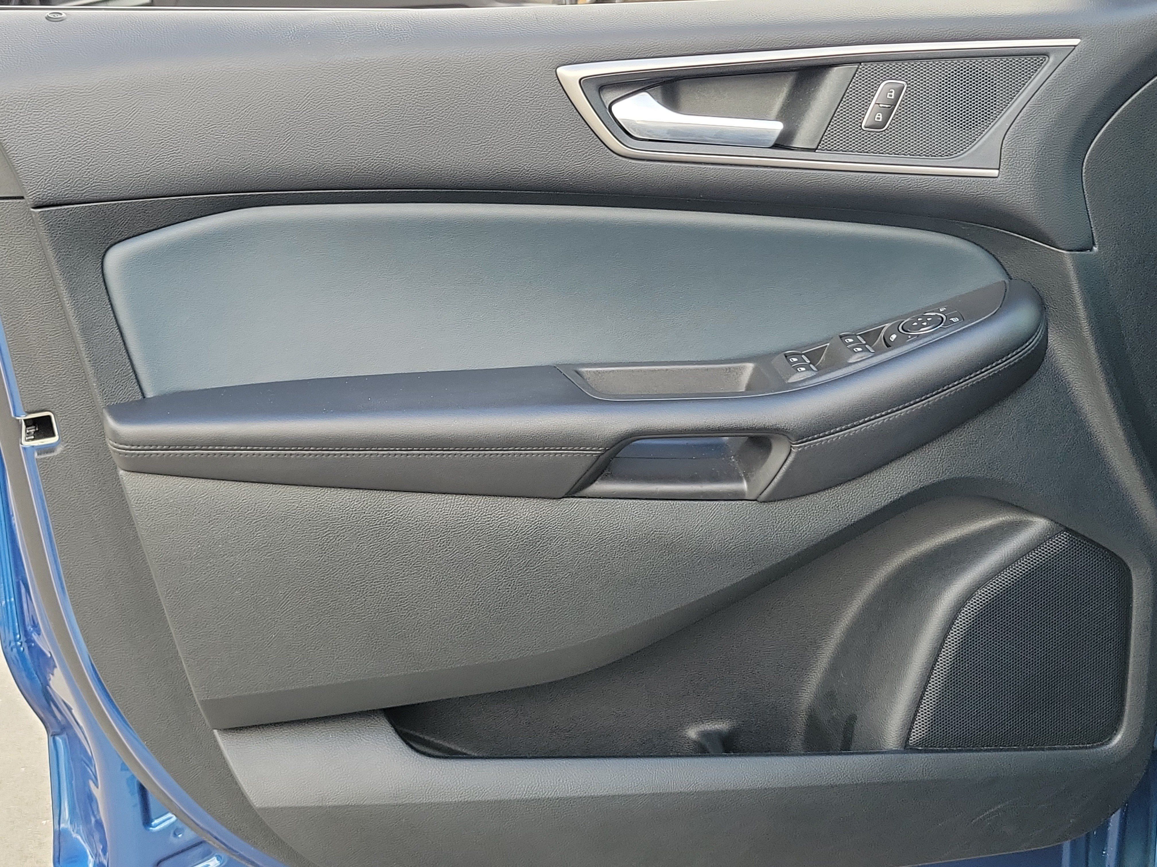 Used 2022 Ford Edge SEL w/ Sport Appearance Package AWD/4WD image 17