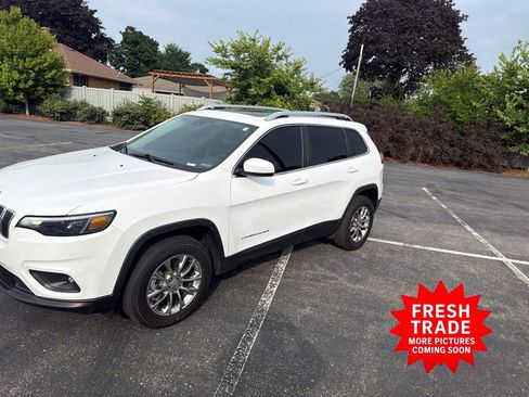 Used 2021 Jeep Cherokee Latitude Plus w/ Sun & Sound Group AWD/4WD image 1