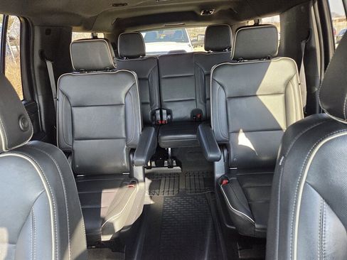 Used 2021 Chevrolet Suburban Premier image 23