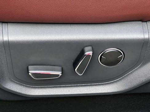 Used 2024 Ford Expedition Limited AWD/4WD image 12