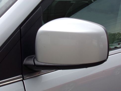 Used 2008 Chrysler Town & Country Touring image 13