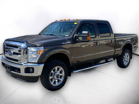 Used 2015 Ford F350 Lariat image 2