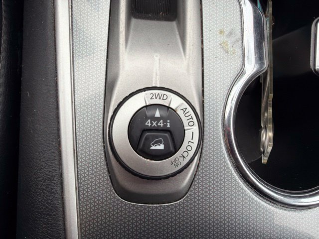 Used 2017 Nissan Pathfinder SL AWD/4WD image 39