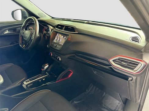 Used 2023 Chevrolet TrailBlazer RS image 28