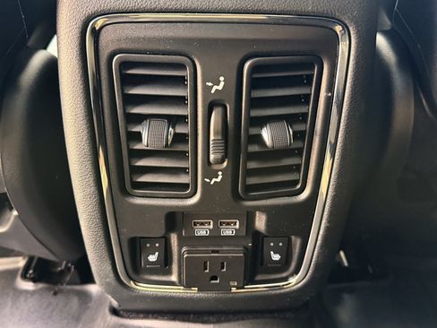 Used 2018 Jeep Grand Cherokee SRT w/ Trailer Tow Group IV AWD/4WD image 11