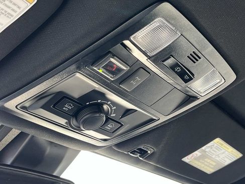 Used 2020 Toyota Tacoma TRD Off-Road image 32