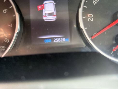 Used 2020 Toyota RAV4 LE image 2