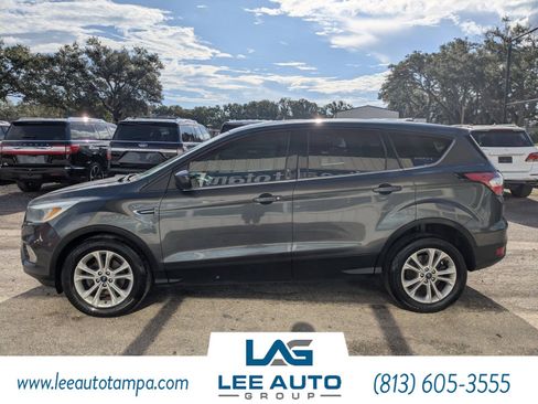 Used 2017 Ford Escape SE image 5