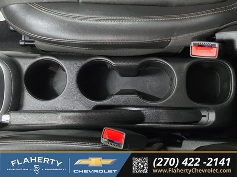 Used 2021 Chevrolet Trax LT w/ LT Convenience Package AWD/4WD image 29