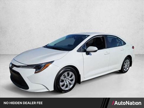 Used 2025 Toyota Corolla LE FWD image 1