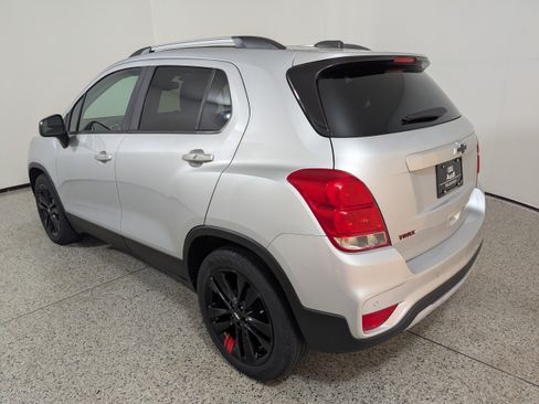 Used 2018 Chevrolet Trax LT w/ Redline Edition FWD image 5