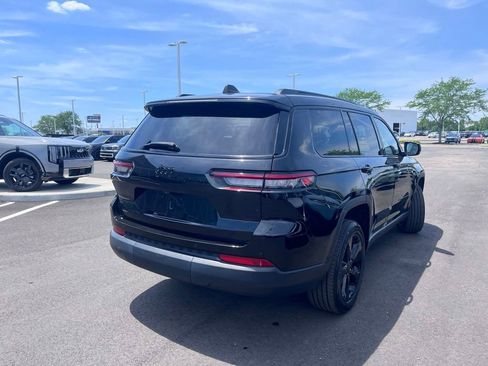 Used 2023 Jeep Grand Cherokee L Laredo AWD/4WD image 3