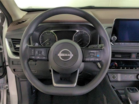 Certified 2023 Nissan Rogue SV image 25