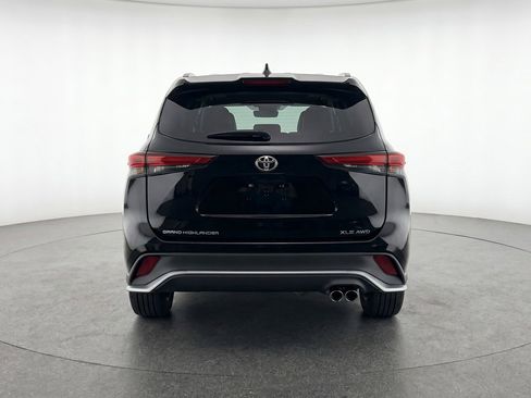 Used 2025 Toyota Highlander XSE AWD/4WD image 7