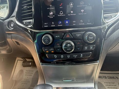 Used 2019 Jeep Grand Cherokee Altitude RWD image 19
