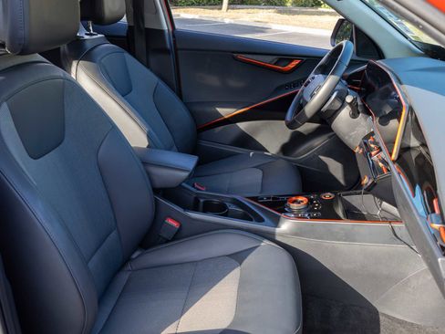 Used 2023 Kia Niro EX image 21