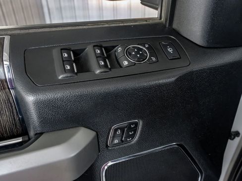 Used 2021 Ford F350 Lariat w/ Chrome Package image 45