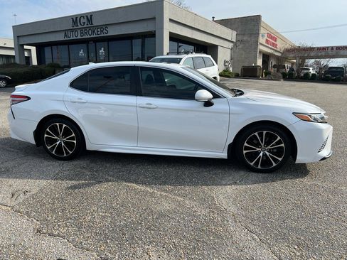 Used 2018 Toyota Camry SE w/ Audio Package image 19