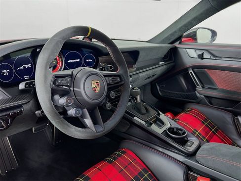 Certified 2024 Porsche 911 GT3 RS image 4