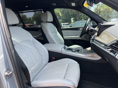 Used 2024 BMW X7 xDrive40i w/ M Sport Package AWD/4WD image 34