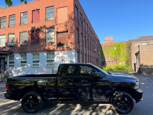 Used 2015 RAM 1500 Express w/ Black Ram 1500 Express Group AWD/4WD image 3