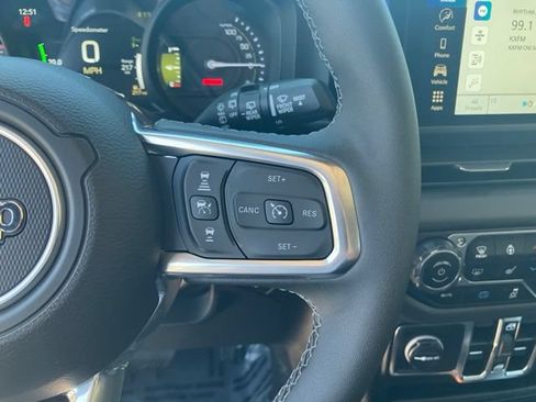 Certified 2025 Jeep Wrangler Unlimited Sahara AWD/4WD image 17