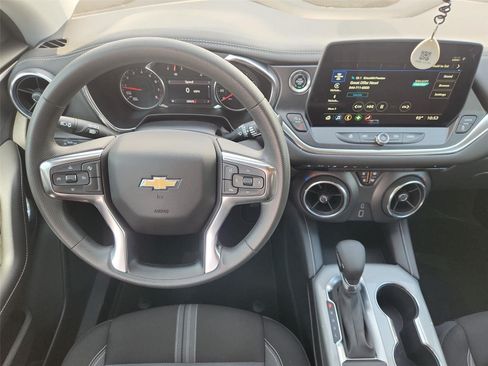 Used 2024 Chevrolet Blazer LT w/ Driver Confidence Package FWD image 11