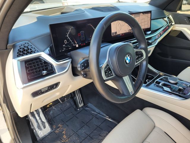 Used 2023 BMW X7 xDrive40i w/ M Sport Package AWD/4WD image 22