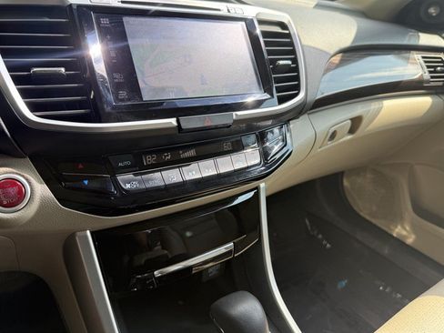 Used 2016 Honda Accord Touring image 31