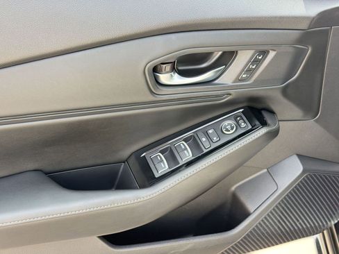 Used 2023 Honda Accord Touring image 13