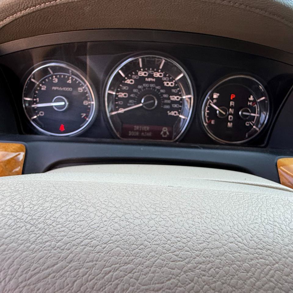 Used 2010 Lincoln MKS FWD image 31