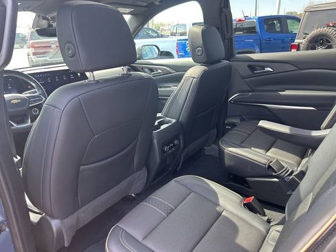 Used 2025 Chevrolet Traverse High Country image 37
