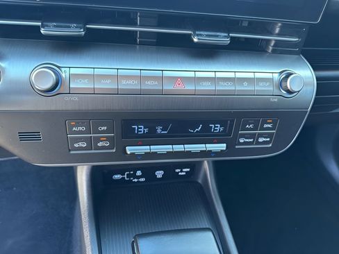 Used 2025 Hyundai Kona SEL AWD/4WD image 25