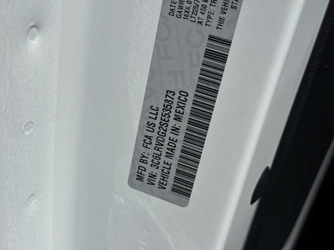 Used 2025 RAM ProMaster 2500 w/ Convenience Group FWD image 24