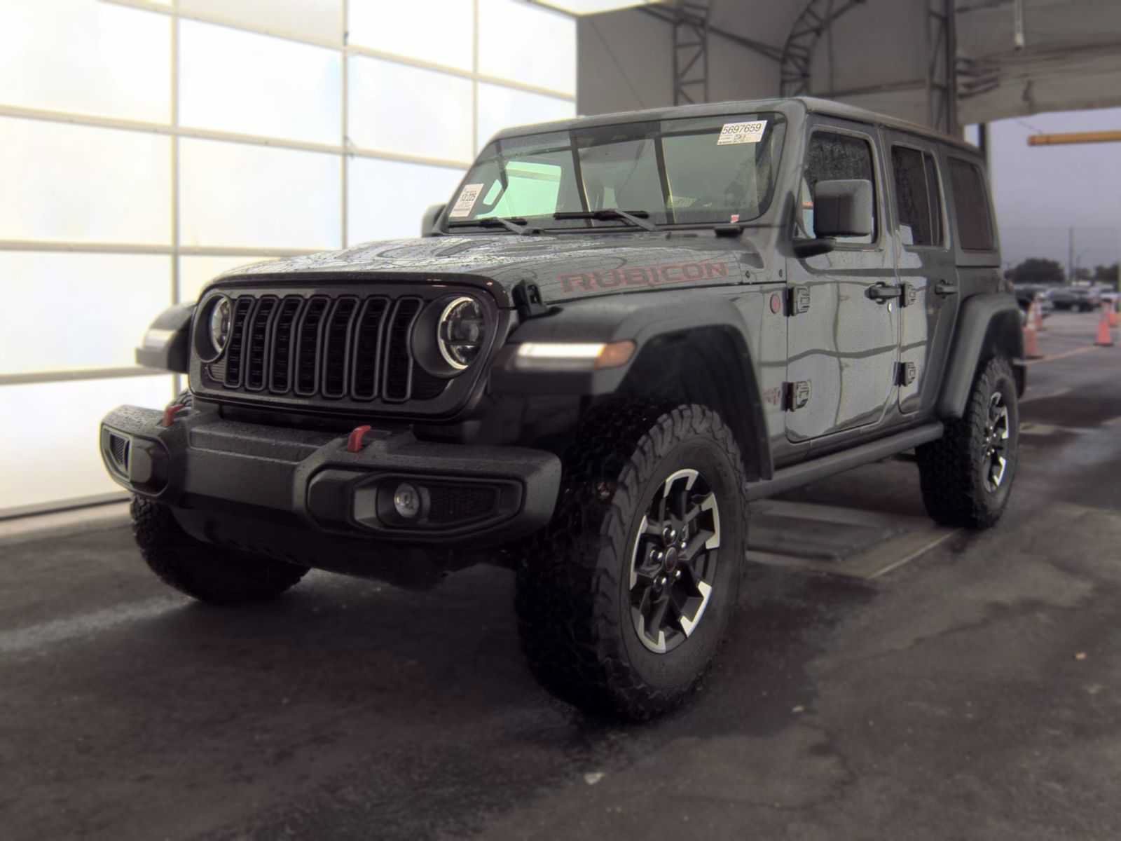 Used 2025 Jeep Wrangler Unlimited Rubicon w/ Convenience Group AWD/4WD image 2