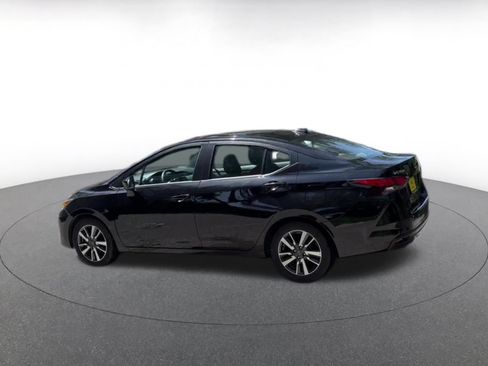 Used 2025 Nissan Versa SV FWD image 9