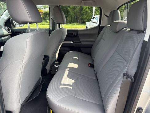 Used 2023 Toyota Tacoma SR5 w/ SR5 Appearance Package RWD image 13